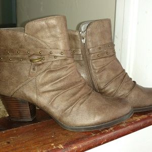 Baretraps Rainly Sz9 ankle boot
